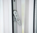 Ventana Oscilobatiente con fijo central en PVC 3000mm X 1500mm Alta prestación - Imagen 4